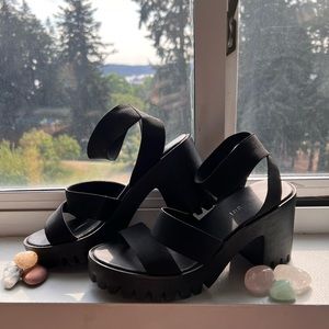 [Madden girl]Block heel sandals NEVER WORN